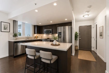 402 4400 Buchanan Street, Burnaby, BC, Burnaby — Apartment/Condo for sale