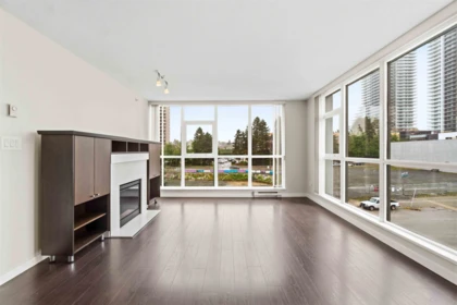 Primary Bathroom Photo of 402 4400 Buchanan Street, Burnaby, BC