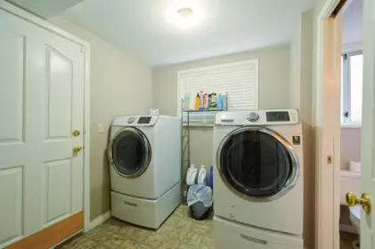 Mudroom Photo of 15477 93a Avenue, Surrey, BC