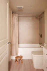 Primary Bathroom Photo of 324 9979 140 Street, Surrey, BC