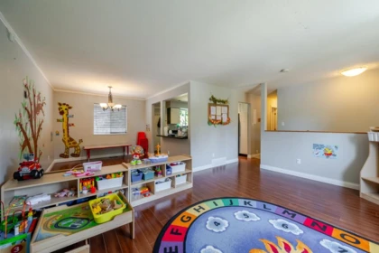 Kitchen Island Photo of 32533 Ptarmigan Drive, Mission, BC