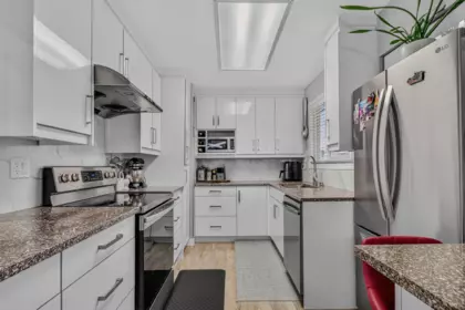 Primary Bathroom Photo of 9656 125 Street, Surrey, BC