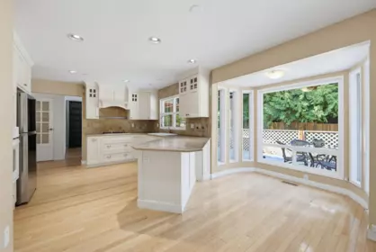 Breakfast Nook Photo of 13521 19 Avenue, Surrey, BC