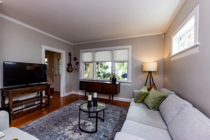 Breakfast Nook Photo of 618 Colborne Street, New Westminster, BC