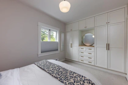 Guest Bathroom Photo of 618 Colborne Street, New Westminster, BC