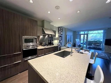 Kitchen Island Photo of 1618 Columbia Street, Vancouver, BC