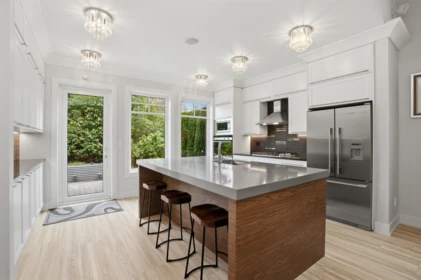 Kitchen Island Photo of 14 3122 160th Street, Surrey, BC
