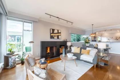Breakfast Nook Photo of 1 2278 Folkestone Way, West Vancouver, BC