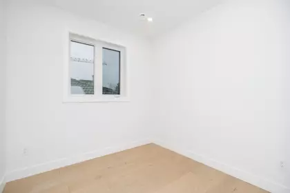 Basement Recreation Room Photo of 1 2753 Nanaimo Street, Vancouver, BC