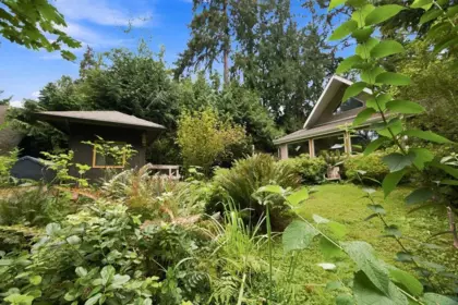 2825 Lower Road, Roberts Creek, BC, Roberts Creek — Single Family Residence for sale