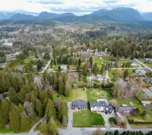 Front Yard Photo of 24331 124 Avenue, Maple Ridge, BC