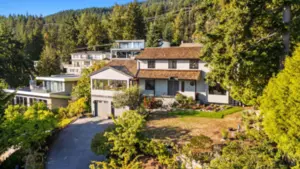 3845 Southridge Avenue, West Vancouver, BC