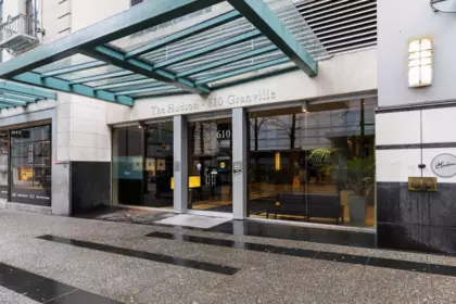 Garden / Landscaping Photo of 409 610 Granville Street, Vancouver, BC