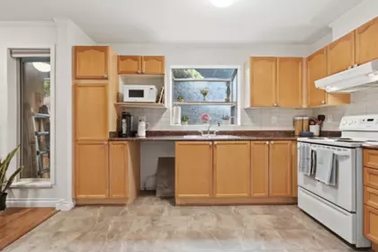 Primary Bedroom Photo of 116 33478 Roberts Ave Avenue, Abbotsford, BC