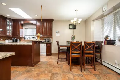 Breakfast Nook Photo of 319 Lawrence Street, New Westminster, BC