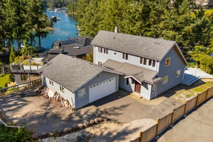 5393 Sans Souci Road, Halfmoon Bay, BC, Halfmoon Bay — Single Family Residence for sale