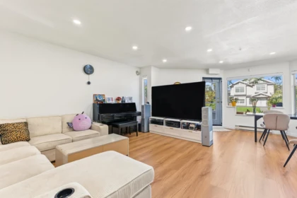 Entry Foyer Photo of 302 3638 Rae Avenue, Vancouver, BC