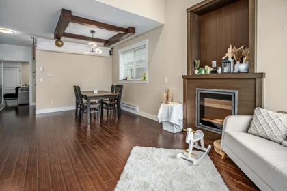 Breakfast Nook Photo of 4 30748 Cardinal Avenue, Abbotsford, BC