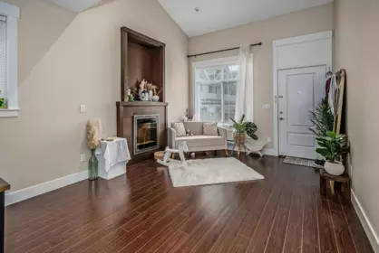 Dining Area Photo of 4 30748 Cardinal Avenue, Abbotsford, BC