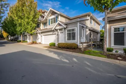 Exterior Rear Photo of 4 30748 Cardinal Avenue, Abbotsford, BC