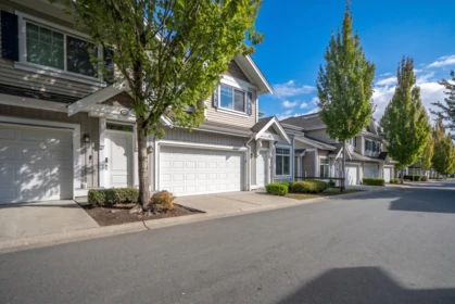 Living Room Photo of 4 30748 Cardinal Avenue, Abbotsford, BC