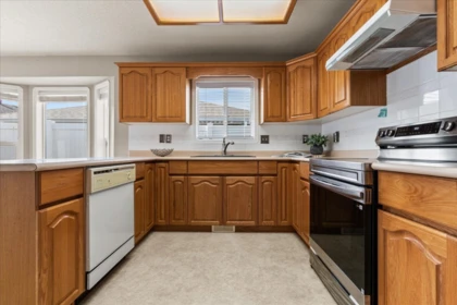 Breakfast Nook Photo of 31 9102 Hazel Street, Chilliwack, BC