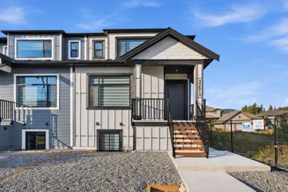 32613 Cherry Avenue, Mission, BC, Mission — Half Duplex for sale