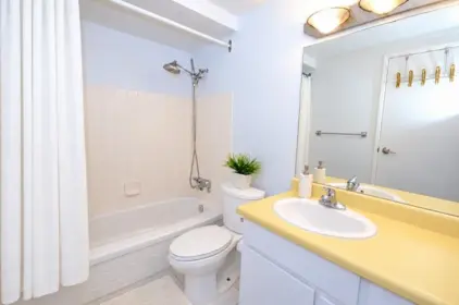 225 8120 Colonial Drive, Richmond, BC, Richmond — Apartment/Condo for sale