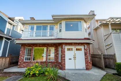 2692 E 46th Avenue, Vancouver, BC, Vancouver — Single Family Residence for sale