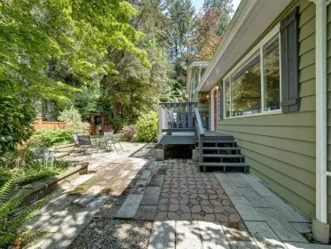 7634 Sechelt Inlet Road, Sechelt, BC, Sechelt — Single Family Residence for sale