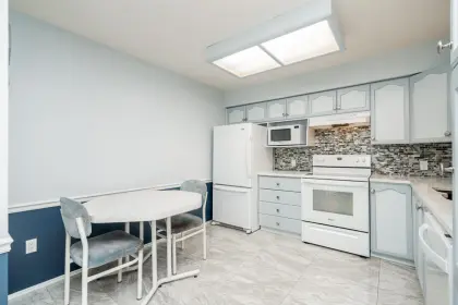 402 8260 162a Street, Surrey, BC, Surrey — Townhouse for sale