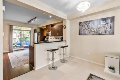 220 3105 Dayanee Springs Boulevard, Coquitlam, BC, Coquitlam — Townhouse for sale