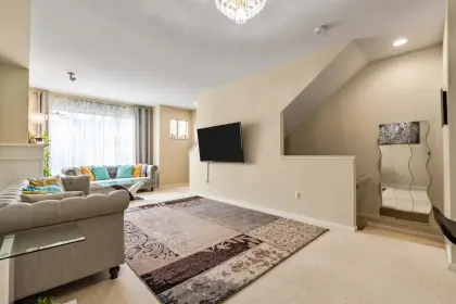 220 3105 Dayanee Springs Boulevard, Coquitlam, BC, Coquitlam — Townhouse for sale