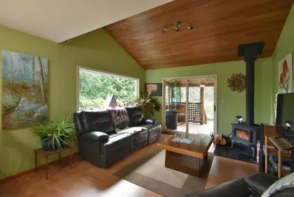 8043 Northwood Road, Halfmoon Bay, BC, Halfmoon bay — Single Family Residence for sale