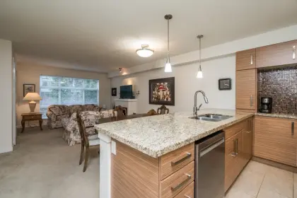212 15168 19 Avenue, Surrey, BC, Surrey — Apartment/Condo for sale