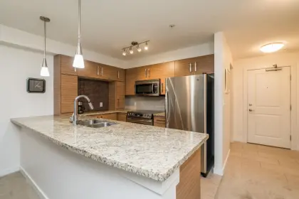 212 15168 19 Avenue, Surrey, BC, Surrey — Apartment/Condo for sale