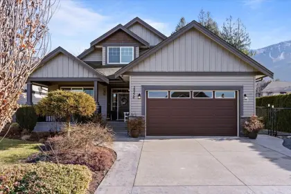 10374 Parkwood Drive, Rosedale, BC, Rosedale — Single Family Residence for sale