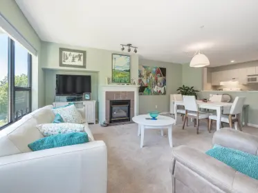 302 5855 Cowrie Street, Sechelt, BC, Sechelt — Apartment/Condo for sale