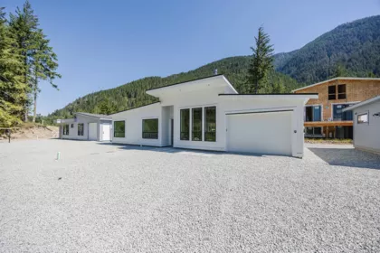HG 187 71358 Grove Place, Sunshine Valley, BC, Sunshine Valley — Single Family Residence for sale