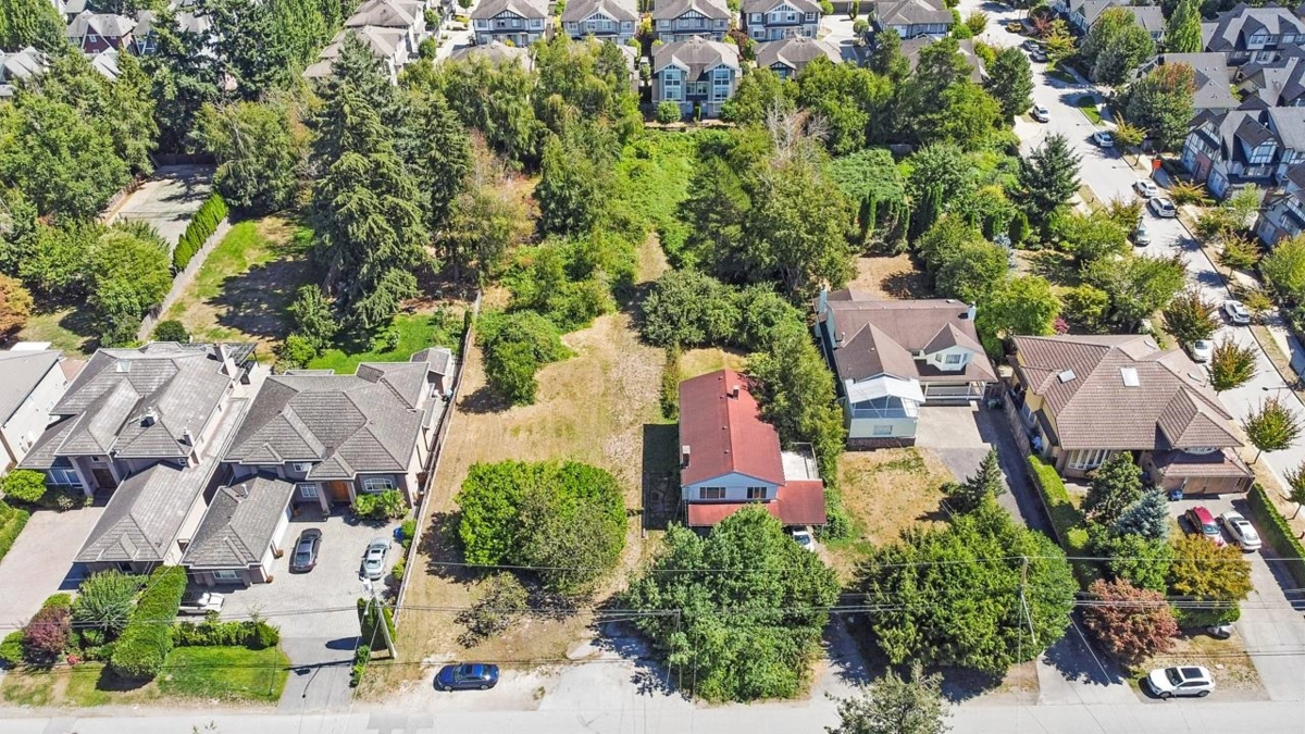 Basement Recreation Room Photo of 7640 Bridge Street, Richmond, BC