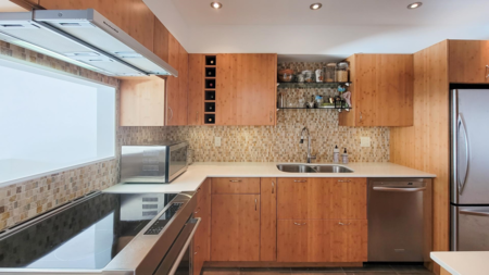 21 2250 Folkestone Way, West Vancouver, BC
