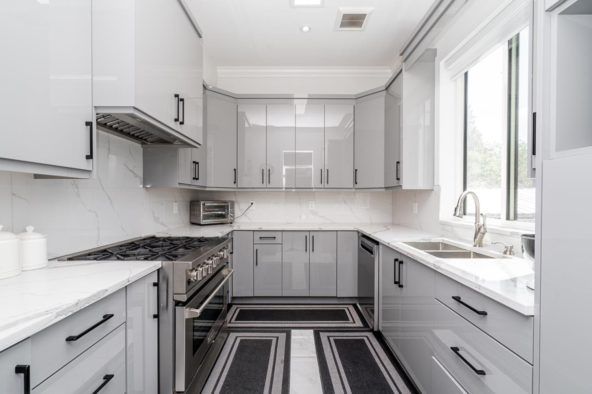 Breakfast Nook Photo of 14752 60a Avenue, Surrey, BC