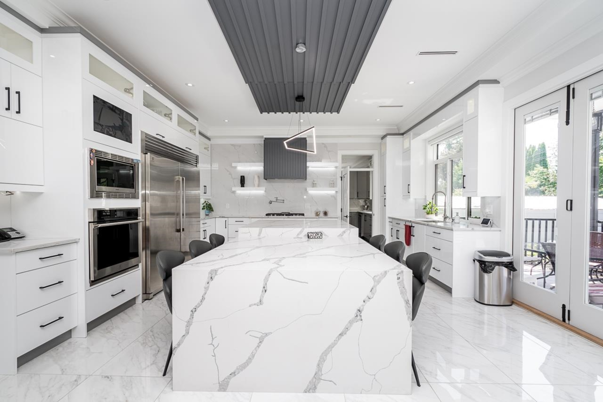 Kitchen Island Photo of 14752 60a Avenue, Surrey, BC