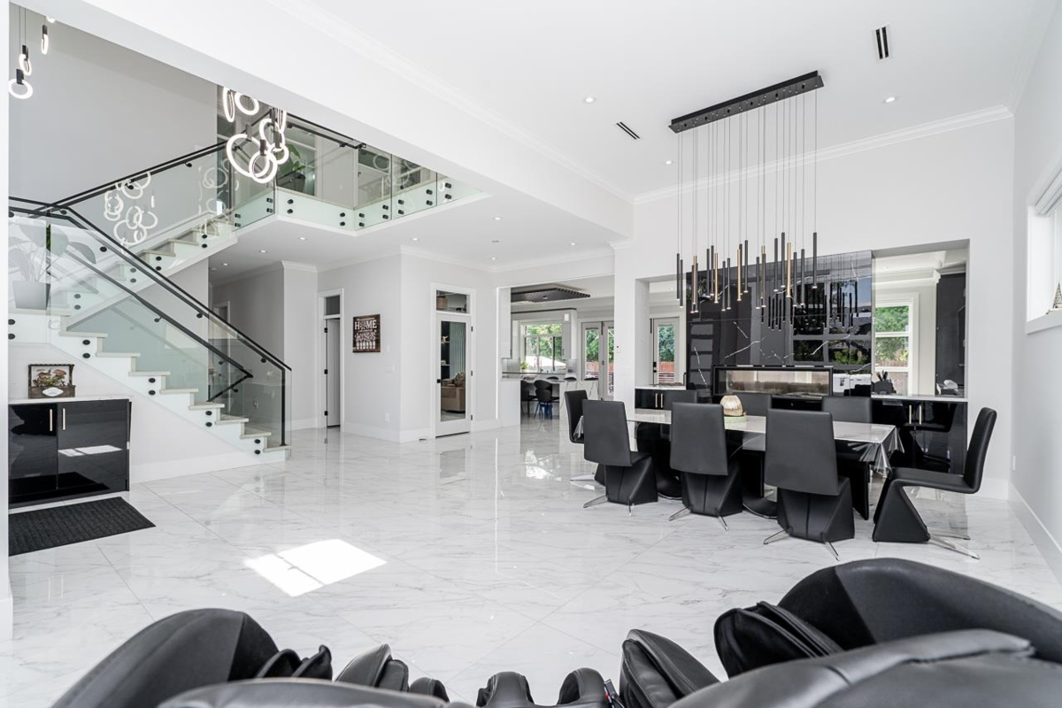 Living Room Photo of 14752 60a Avenue, Surrey, BC