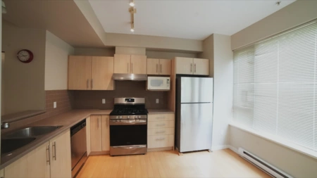 117 9229 University Crescent, Burnaby, BC, Burnaby — Townhouse for sale