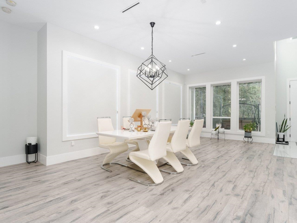 Breakfast Nook Photo of 14477 101 Avenue, Surrey, BC