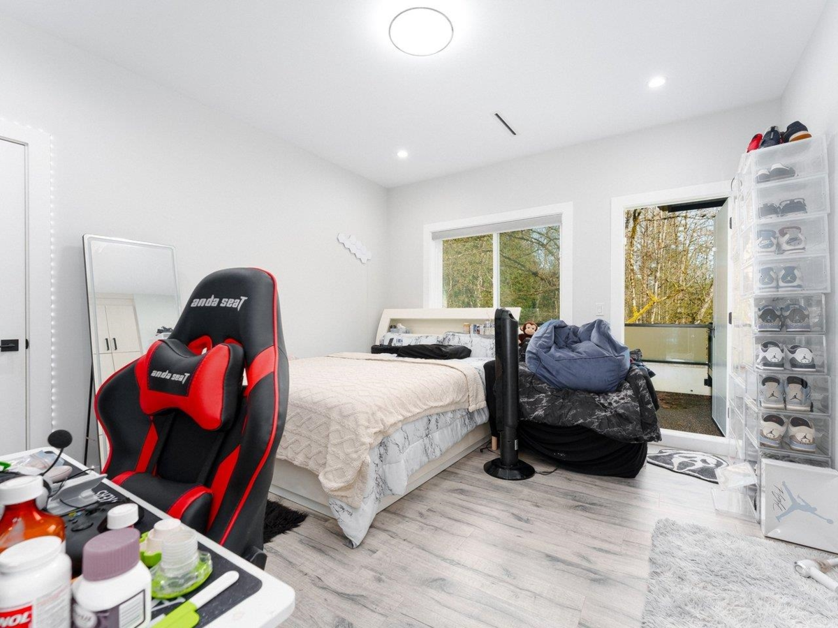 Guest Bathroom Photo of 14477 101 Avenue, Surrey, BC