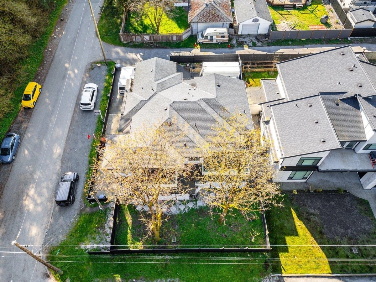 Living Room Photo of 14477 101 Avenue, Surrey, BC