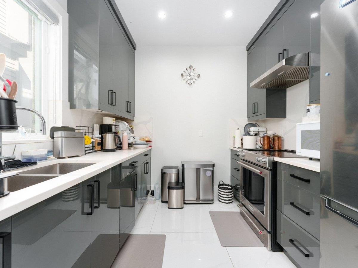 Pantry Photo of 14477 101 Avenue, Surrey, BC