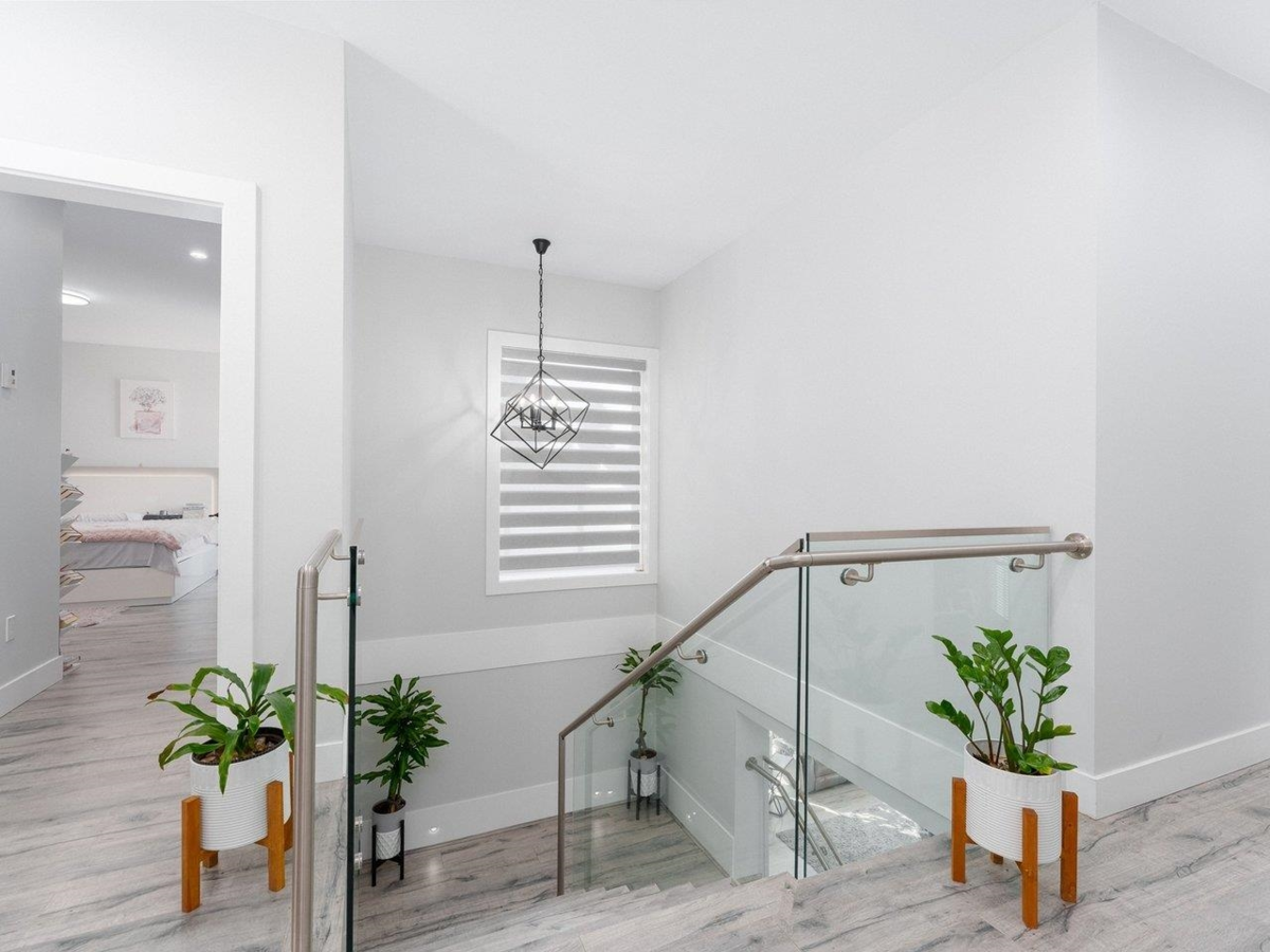 Primary Bathroom Photo of 14477 101 Avenue, Surrey, BC